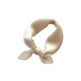 Миндальное масло белого цвета