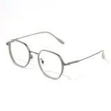 Кремовый зеленый