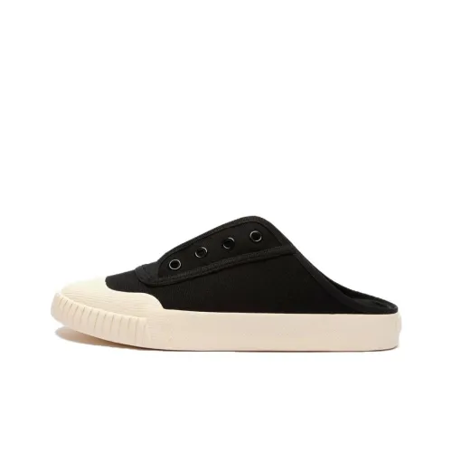 Schutz Домашние тапочки Женские Черные