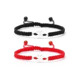 Браслет с четырехлистным клевером (Красная нить + Черная нить)