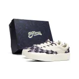 Фиолетовый