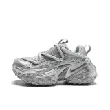 Серебристый