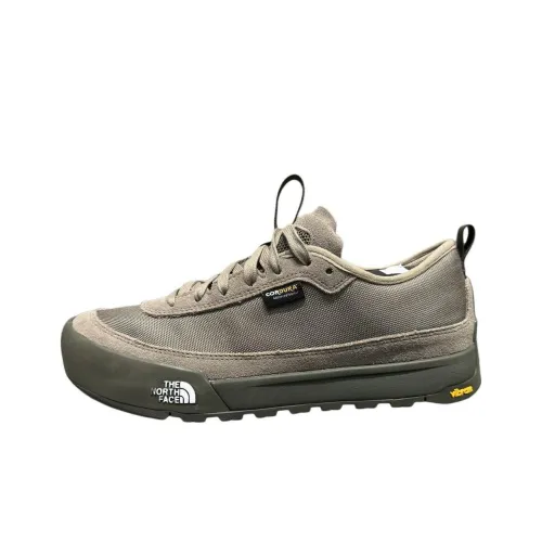 THE NORTH FACE Clyffe Slip-resistant Abrasion-resistant Low Top Casual Shoes Unisex Gray THE NORTH FACE Clyffe Противоскользящий Устойчивый к истиранию Низкий Топ Повседневная Обувь Унисекс Серый