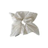 Невинно-соблазнительная резинка для волос - квадратная повязка