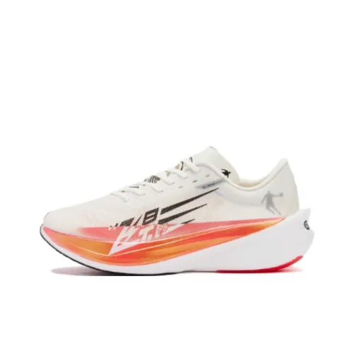 QIAODAN Flying Shadow PB4,0 Противоскользящий Устойчивый к износу Низкий Топ Карбоновая плита Беговые кроссовки Женские Белый Красный