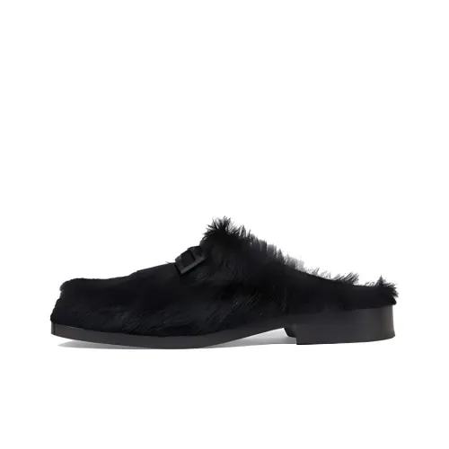 FENDI Домашние тапочки Мужской Черный