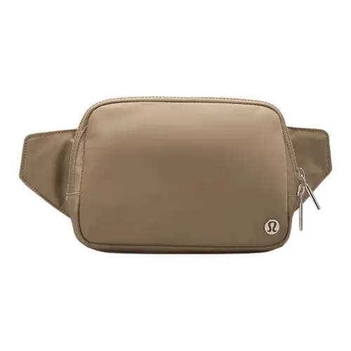 Lululemon Everywhere Переработанный полиэстер Бананка Большой Unisex Light Желтая умбра Мохаве-коричневый Кость