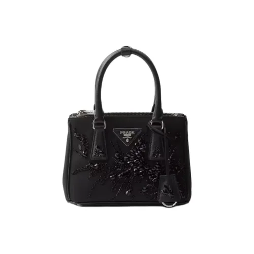 PRADA Вышивка Кожа Сумка через плечо Сумка Мини Женская Черная