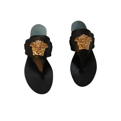 VERSACE Шлепанцы Женские Черные