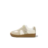 Бежевый цвет, верблюжий.