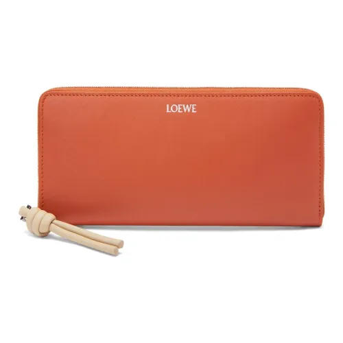 LOEWE Женские кошельки