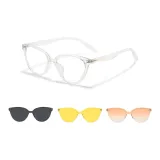 Прозрачный