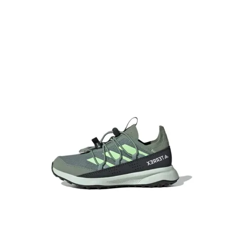 Adidas VOYAGER 21 HEAT.RDY Противоскользящий Устойчивый к истиранию Низкий Топ Детская Туристическая Обувь Зеленый Детский