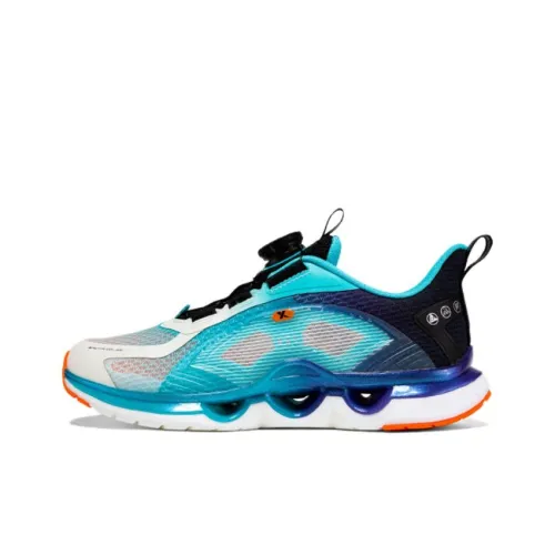 XTEP Амортизация SPIN 11,0 Звезда SPIN Low Топ Детские беговые кроссовки Белый синий черный