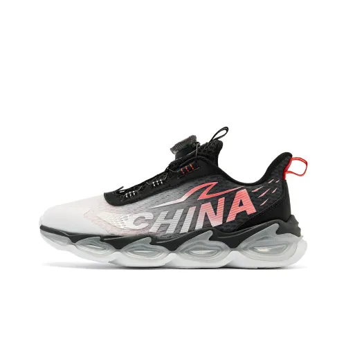 QIAODAN Противоскользящие амортизаторы низкий топ детские беговые кроссовки черный белый