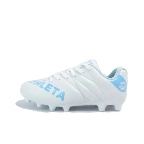ATHLETA Противоскользящее и Износостойкое Покрытие Низкие Футбольные Бутсы для Детей Белые и Синие Подростки