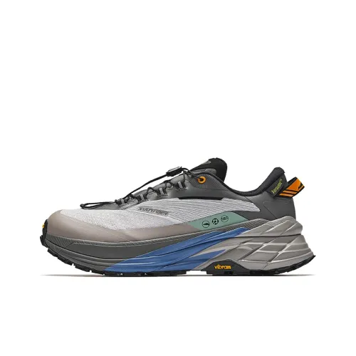 ANTA Peak Finder Беговые кроссовки Низкий топ Кучевой серый/Сосна Дымчато-серый/Вулканический серый Мужской