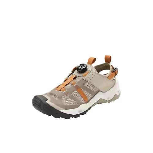 DECATHLON Противоскользящие устойчивые к истиранию низкие топы детские сандалии цвет кофейный латте для детей