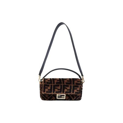 FENDI Baguette Сумки-клатчи Женские