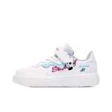 Белый перепрыгивает через Синий