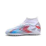 Белый и синий цвет шипов