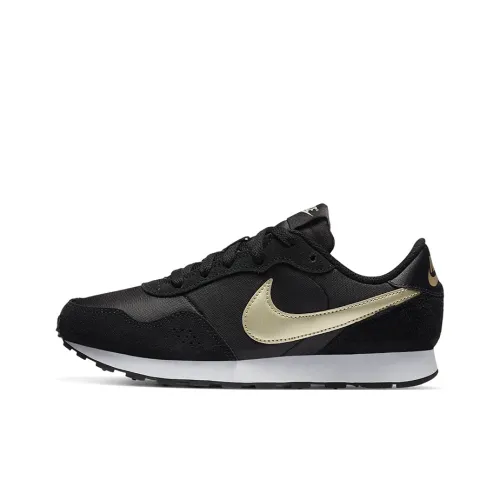 Nike MD Valiant Детская беговая обувь Низкий топ Школьный возраст