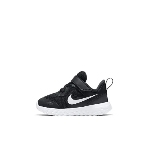 Nike REVOLUTION 5 Low Топ Обувь для малышей Черный белый Infant And Toddler