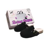 Чёрный плюшевый.