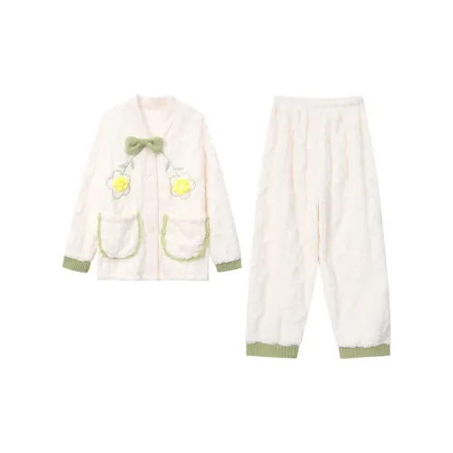 BTK Экрю Женские Пижамные Комплекты