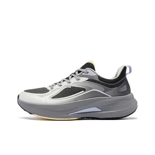 QIAODAN Slip-resistant Abrasion-resistant Low Top Casual Running Shoes Women's White Gray Black QIAODAN Противоскользящий Устойчивый к истиранию Низкий Топ Повседневные Беговые Кроссовки Женские Белый Серый Черный