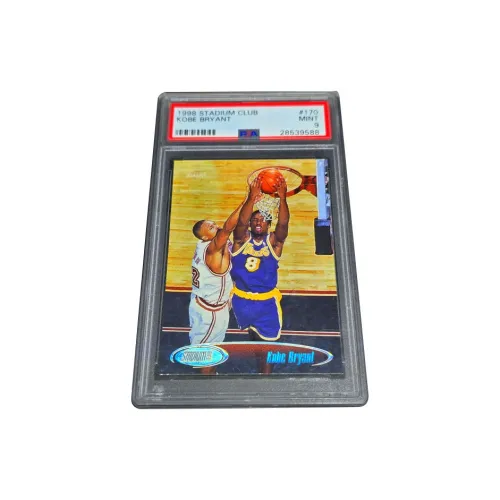 Topps Kobe 1998-99 Stadium Club Lakers Холографический рефрактивный эффект PSA9 Игрок Коби Брайант Сертифицированная карта 1 шт