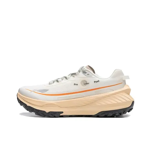 LINING Беговые кроссовки Low Top Ecru Женские