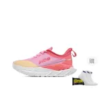 Розовый макарон