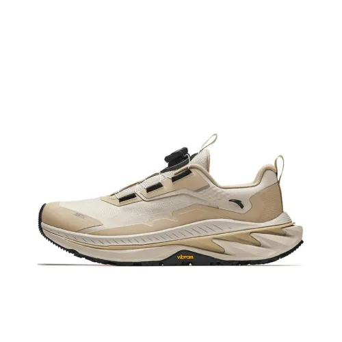 ANTA Wild PRO Slip-resistant Abrasion-resistant Low-top Беговые кроссовки Мужские Бежевые