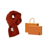 Хурма красного цвета, в комплекте с коробкой