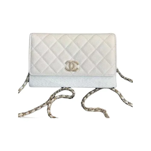 CHANEL Женские кошельки