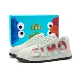 Бежево-зеленый