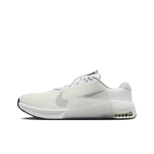 Nike Metcon 9 Кроссовки для тренировок Низкий Топ Гора Белый/Металлический Серебряный/Холст Белый/Черный Женские