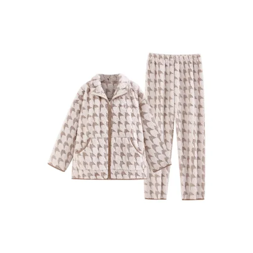 UAVAE Пижамный комплект женский цвет на изображении