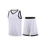 Комплект одежды (Белый топ + Белые шорты)