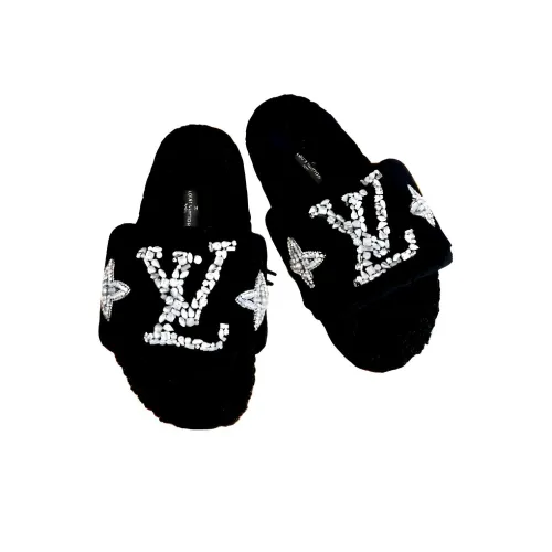 LOUIS VUITTON Слипоны Женские Черные