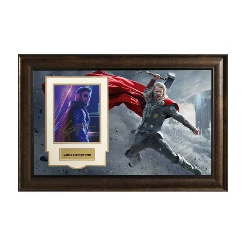 Three For Marvel Thor Крис Хемсворт Подписанная Фото Большая Рамка с Тонкой Подкладкой Включает SA Сертификат