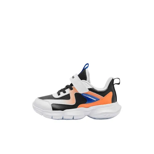 QIAODAN Противоскользящие Анти-KICK Низкие Кроссовки для Беговых Занятий Детские Черные Оранжевые для Дети Возрастом 3-7 Лет