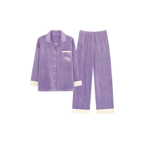 UAVAE Пижамный комплект женский цвет на изображении