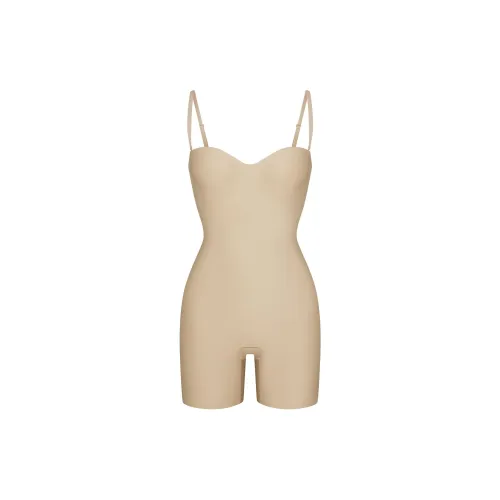 SKIMS FW24 Центральная часть Ядерный SCULPT UNDERWIRE MID Бедро BODYSUIT Корректирующее белье Женские Песочный Песочный
