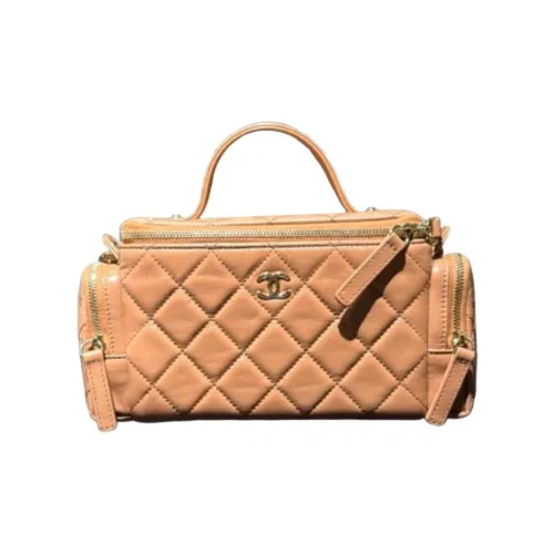 CHANEL Блестящий Wrinkle Овечья шкура Camera Сумка Сумка через плечо Сумка Makeup Bag Женские CAMEL