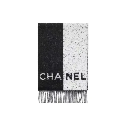 CHANEL Шарфы из шерсти для женщин