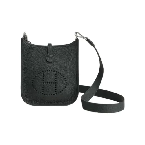 HERMES Evelyne Taurillon Clemence Коровья кожа Сумка через плечо Унисекс Темно-зеленый