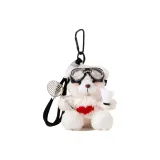 Белый свитер с сердцем