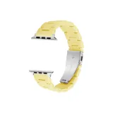 Светло-желтый